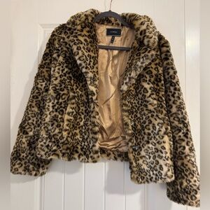Le chateau leopard jacket NWOTs